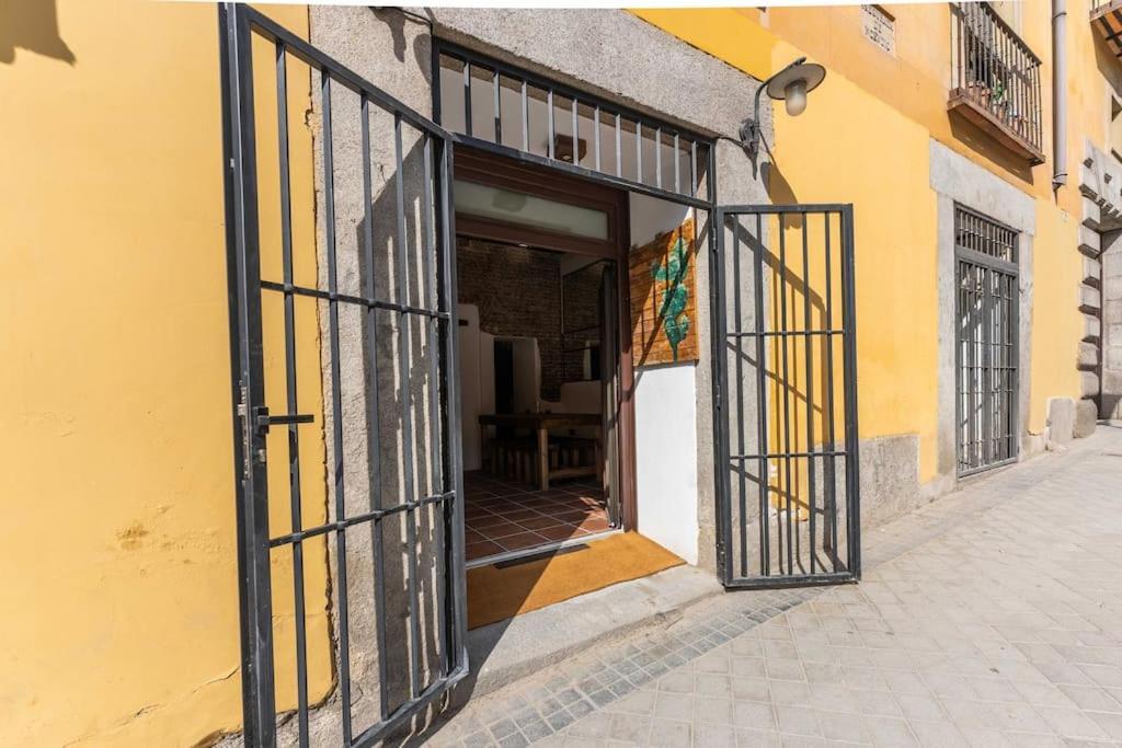 Encantador Apartamento En Calle Segovia Madrid Exteriör bild